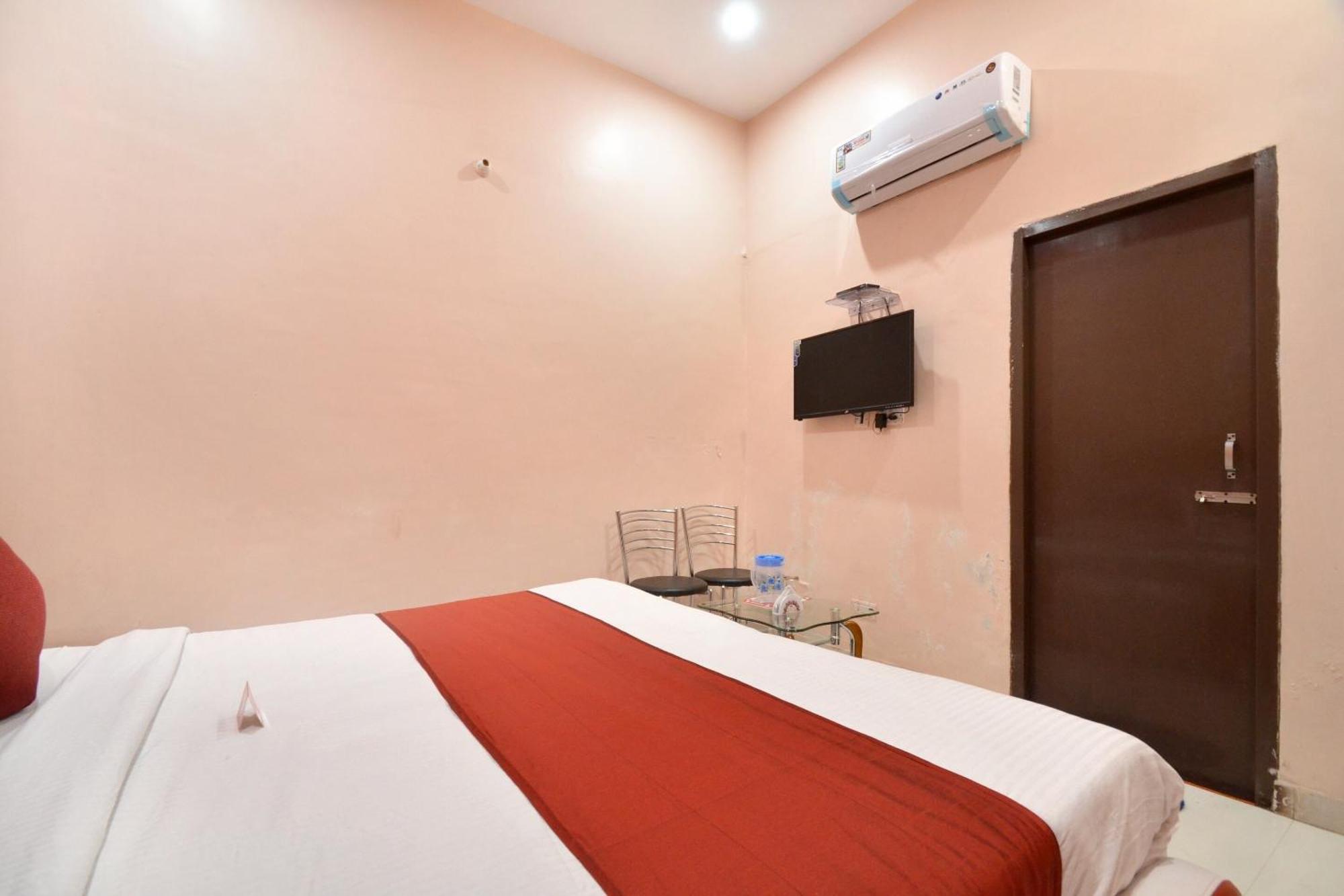 Hotel O Galaxy Nayagaon Kültér fotó