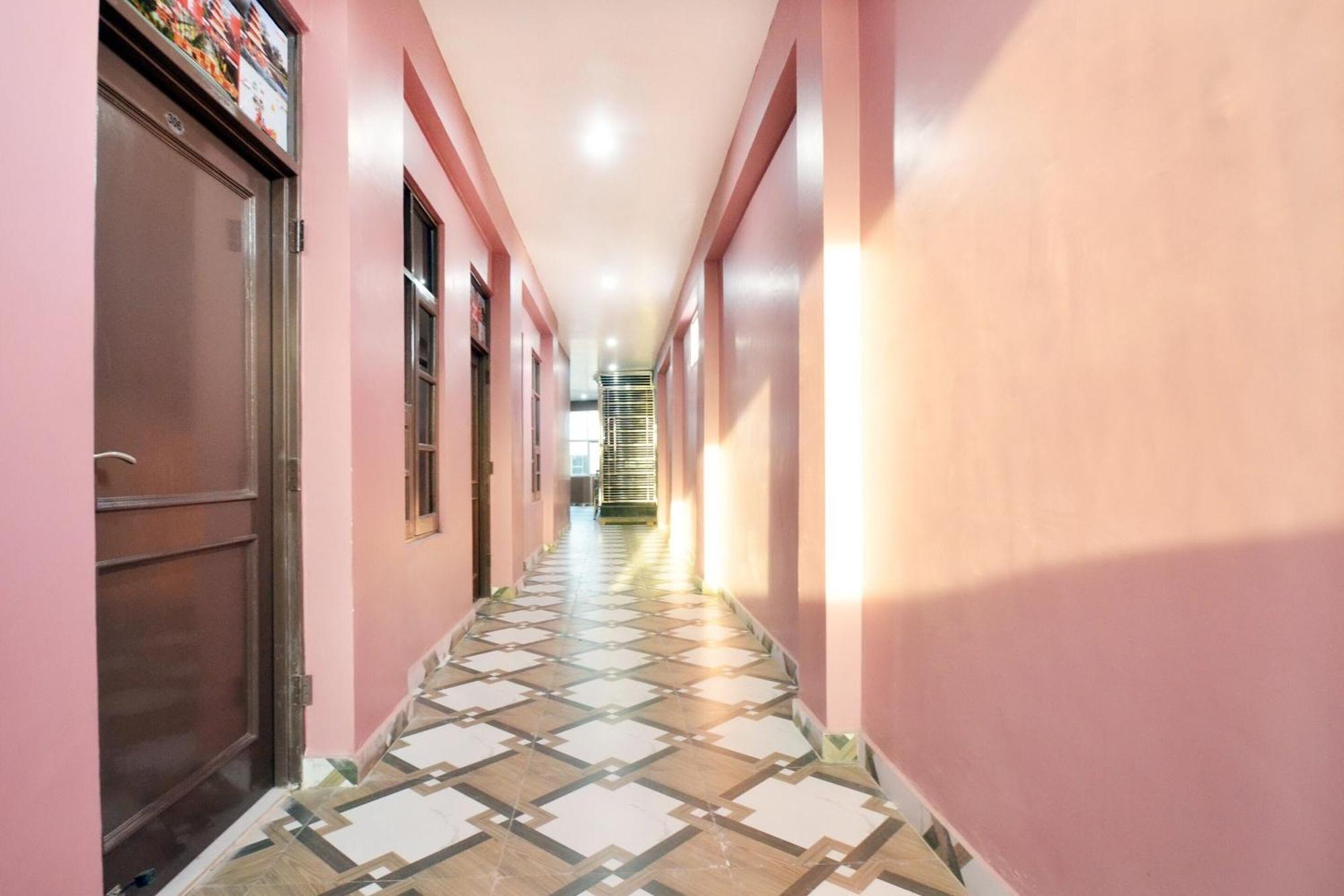 Hotel O Galaxy Nayagaon Kültér fotó